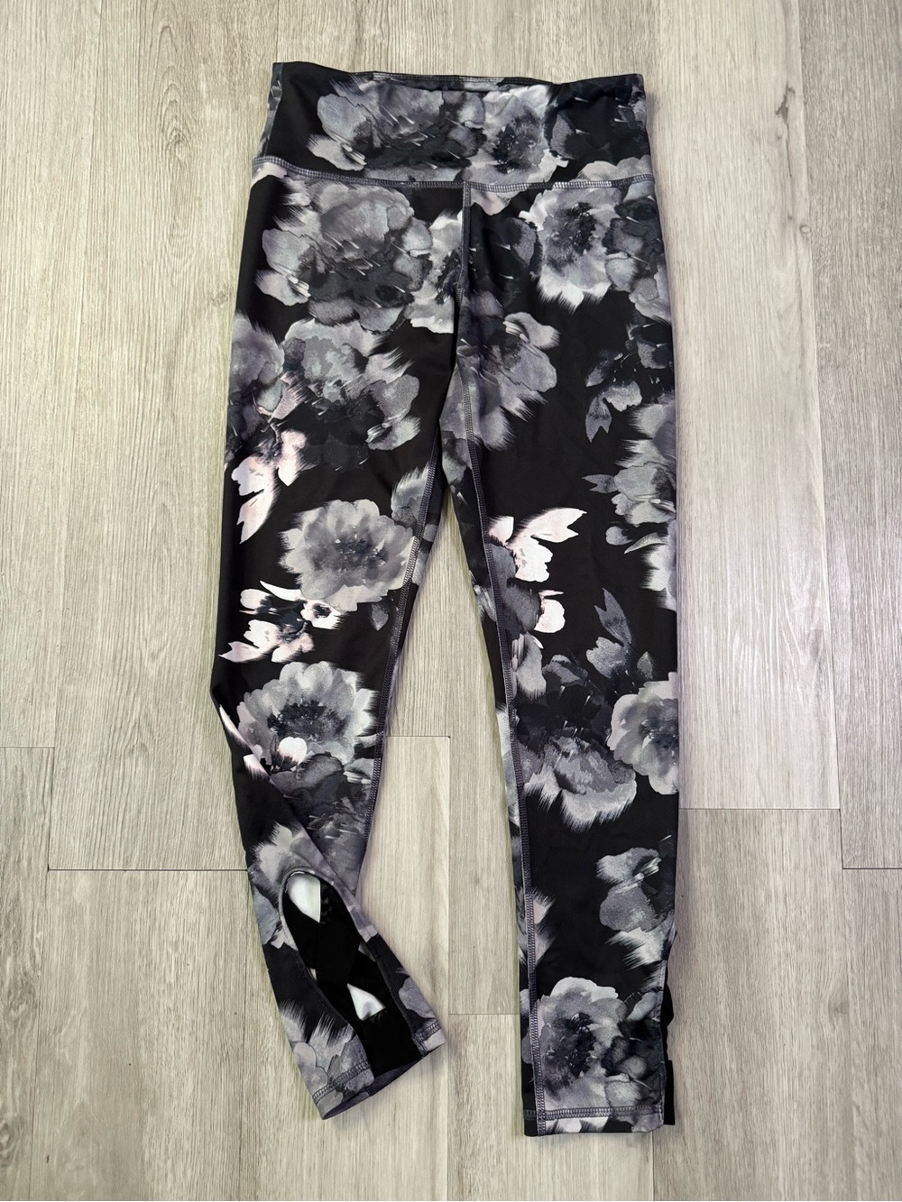 Old Navy Girls XL 14-16) Gray Floral Active Go Dry Leggings